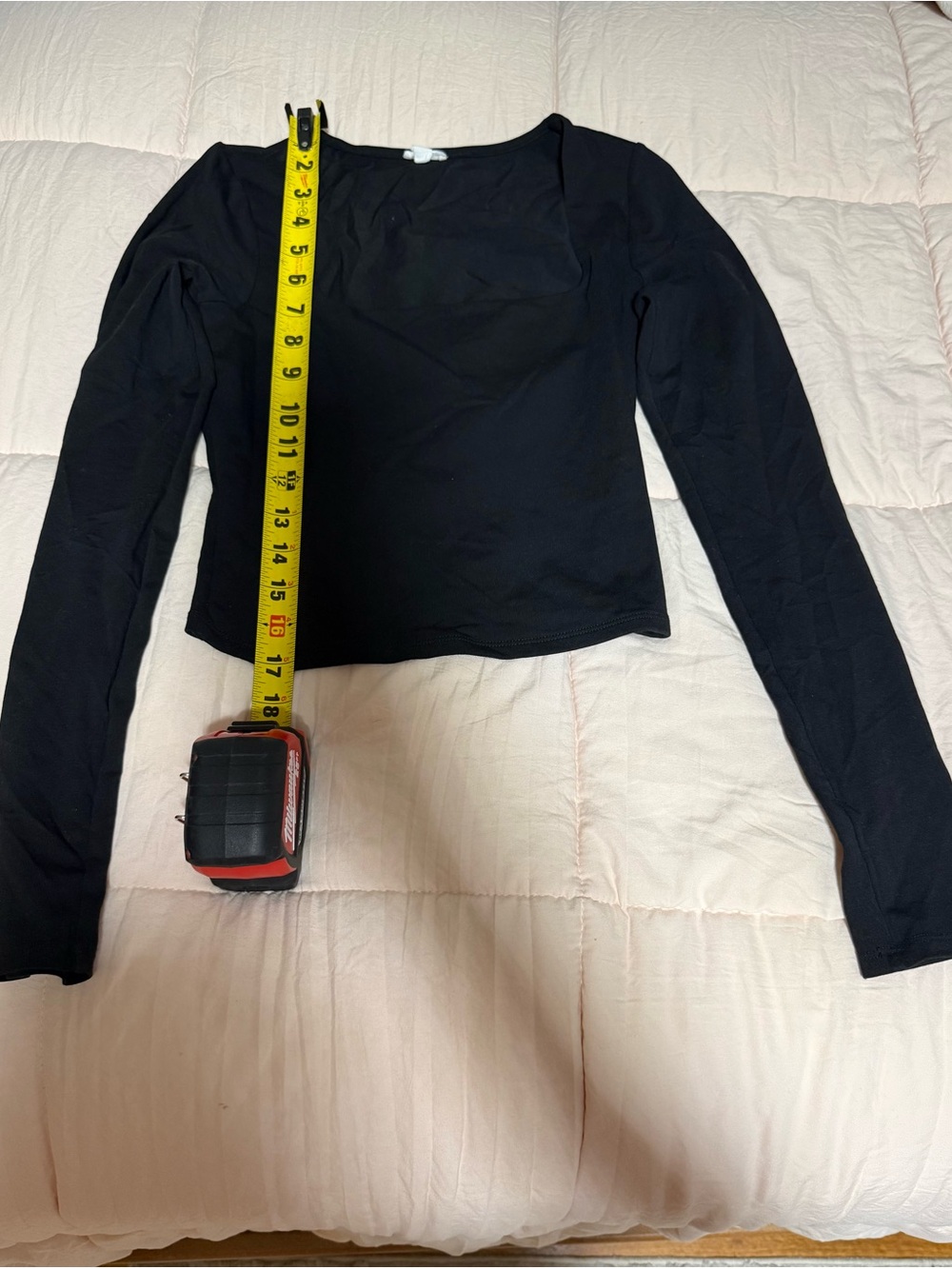 Garage Women’s Black Long-Sleeve Square-Neck Top